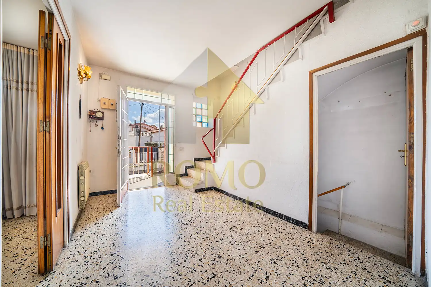 Exterior view of Houses for sale in Santa Perpètua de Mogoda  with Terrace, Storage room and Balcony