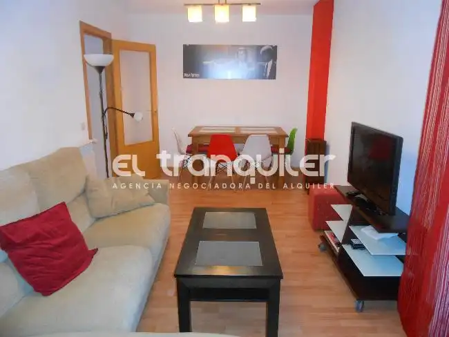 Sala d'estar de Àtic de lloguer en Madrid amb Aire condicionat, Terrassa i Traster