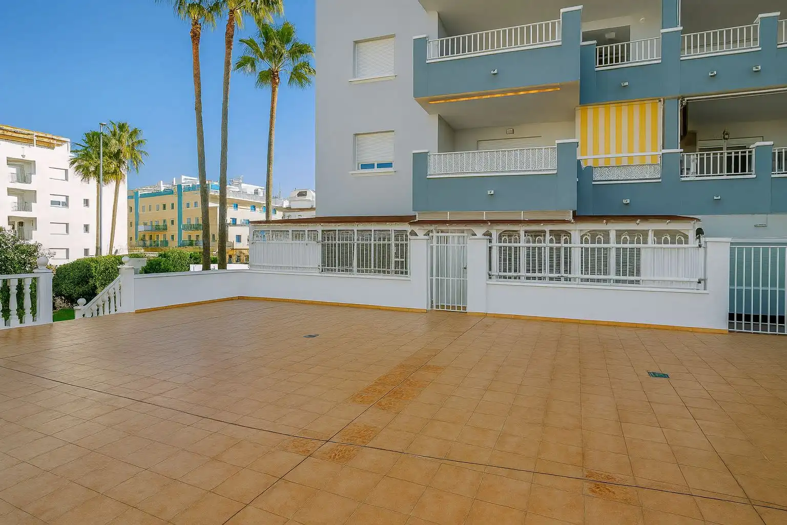 Apartamento con piscina en venta en Centro Urbano, imagen 2