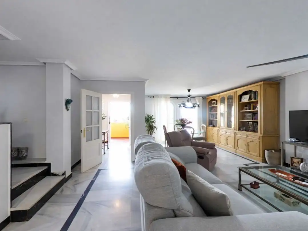 Sala d'estar de Dúplex en venda en Barrio Bajo