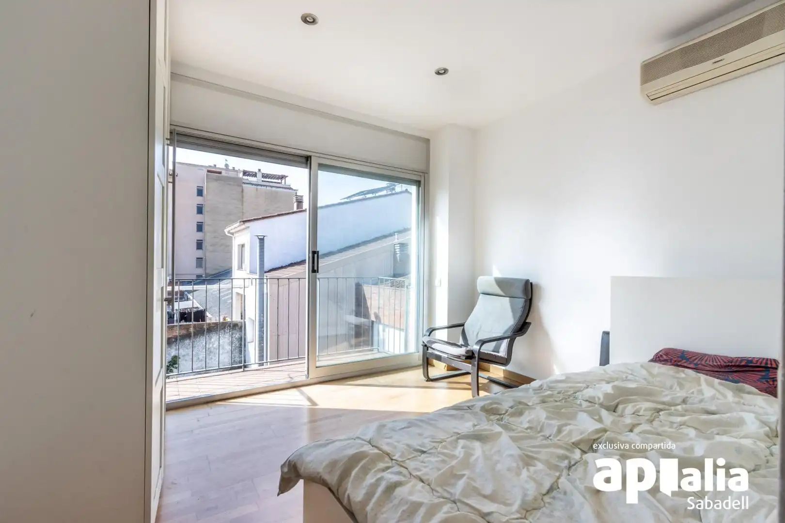 Bedroom of Houses for sale in Sabadell  with Air Conditioner, Heating and Parquet flooring