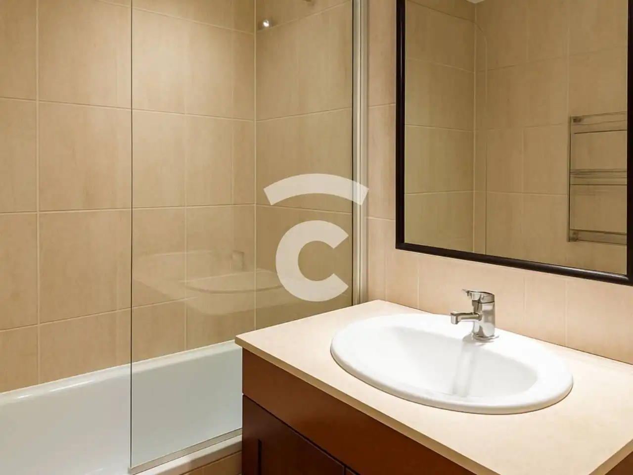 Badezimmer von Wohnung zum Verkauf in Vic mit Klimaanlage, Heizung und Parkett
