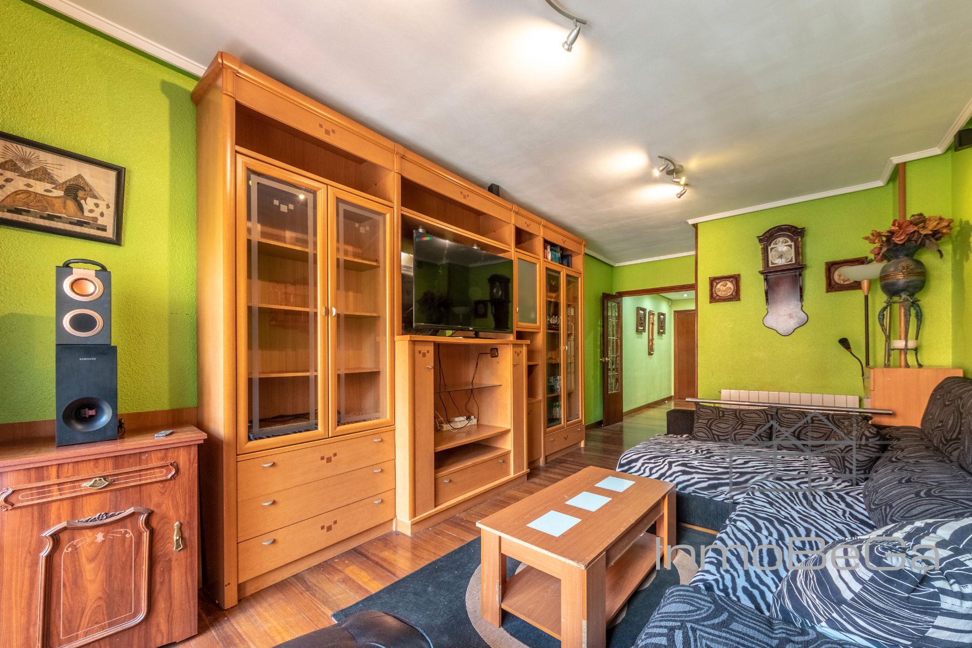 Living room of Flat for sale in Barakaldo   with Heating, Parquet flooring and Furnished