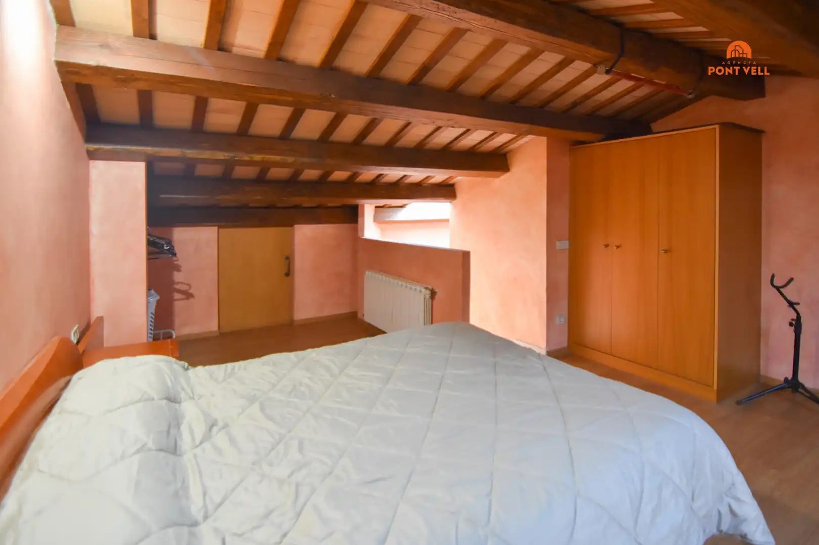 Schlafzimmer von Einfamilien-Reihenhaus zum Verkauf in La Bisbal d'Empordà mit Klimaanlage, Heizung und Terrasse