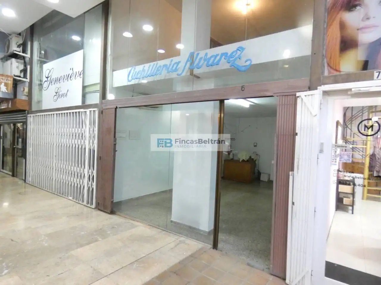 Locale commerciale in vendita a Calle ESCOLES CRISTIANES