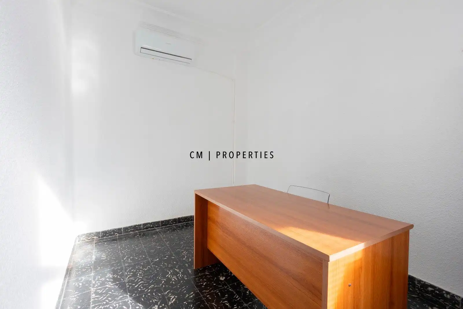 Office for rent in Valencia  with Air Conditioner, Heating and Furnished