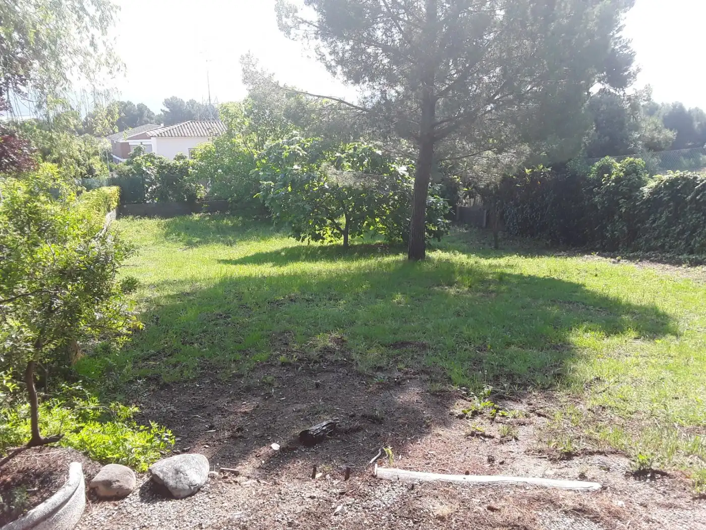 Lands and plots for sale in Abrera