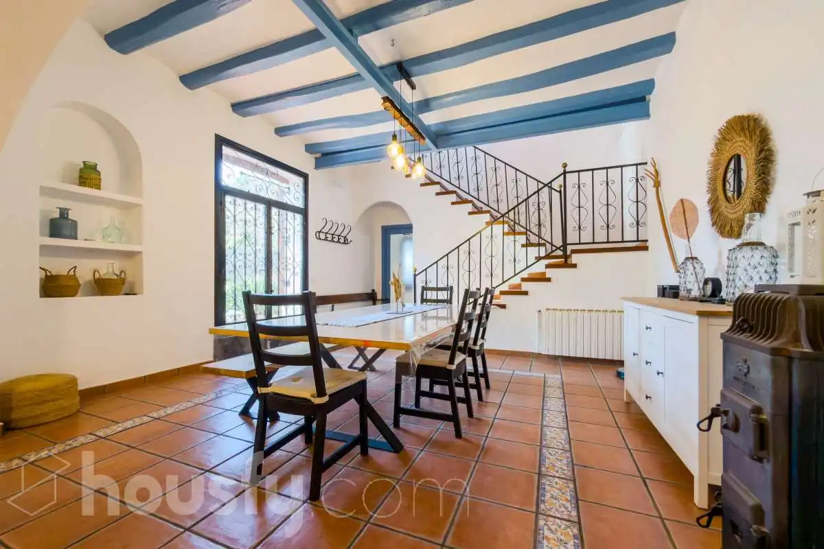 Comedor de Finca rústica en venta en Montgat con Calefacción, Jardín privado y Terraza