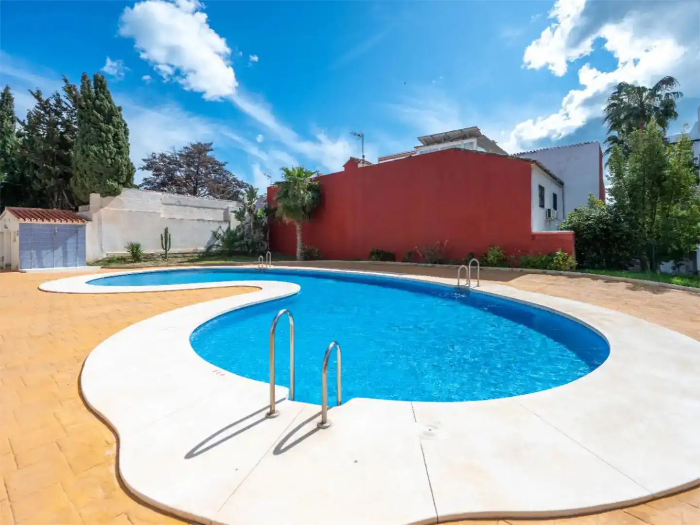 Schwimmbecken von Wohnung zum Verkauf in Fuengirola mit Schwimmbad