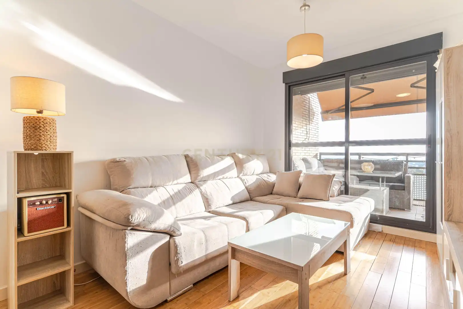Sala d'estar de Apartament en venda en Granada amb Aire condicionat, Traster i Piscina