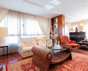 Living room of Flat for sale in  Valencia Capital  with Air Conditioner, Heating and Parquet flooring