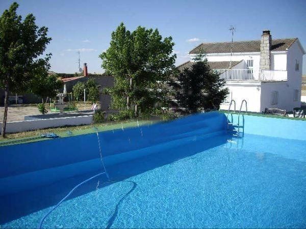 Piscina de Casa o xalet en venda en Arapiles amb Calefacció, Terrassa i Traster