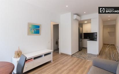 Living room of Flat to rent in  Barcelona Capital  with Air Conditioner, Heating and Furnished