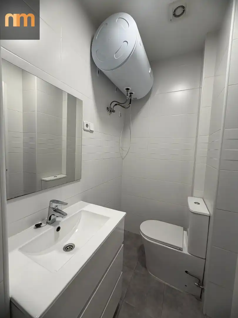 Baño de Piso en venta en Madrid con Calefacción y Jardín privado