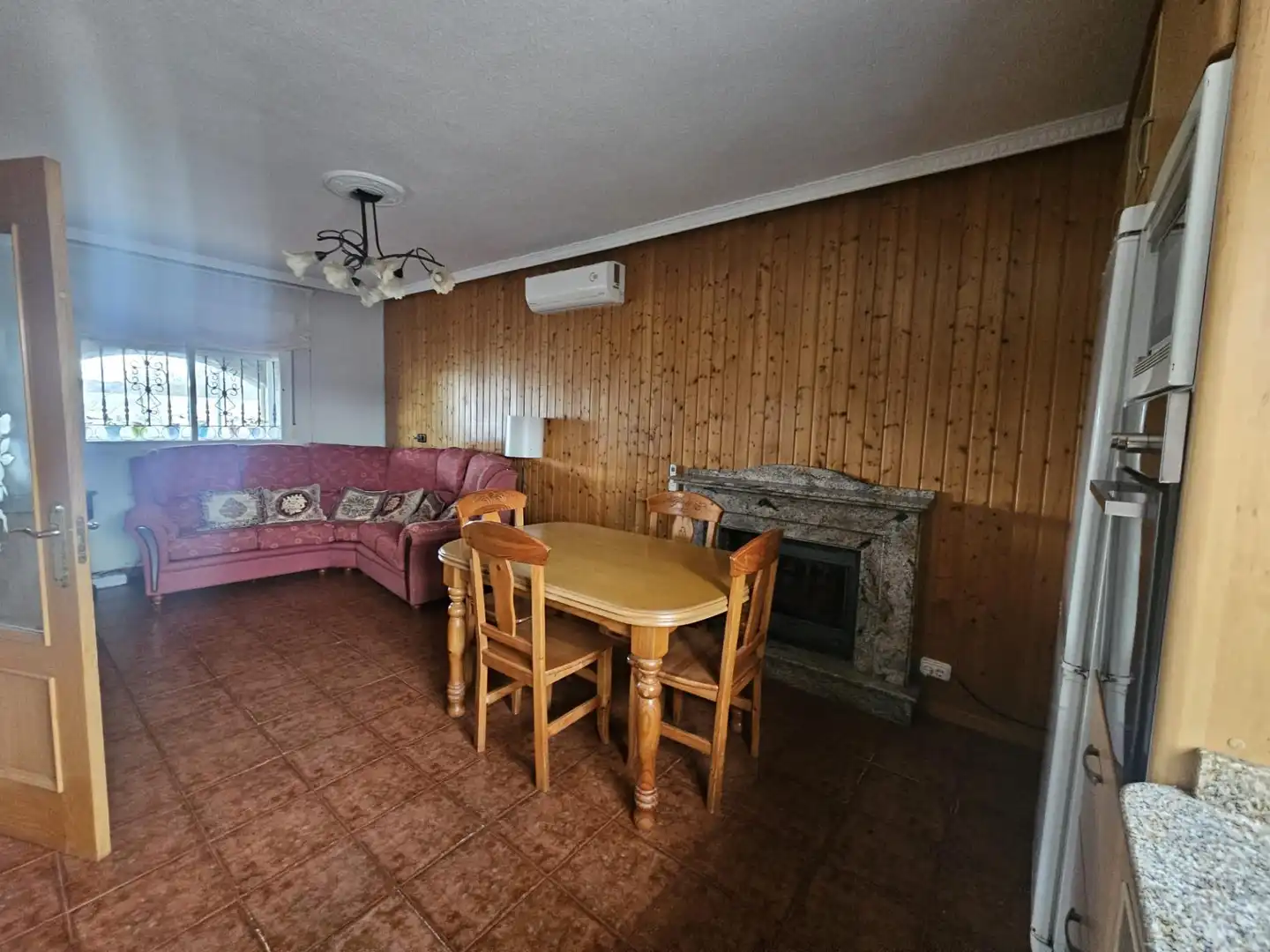 Sala de estar de Casa o chalet en venta en Calvarrasa de Abajo con Aire acondicionado, Calefacción y Jardín privado