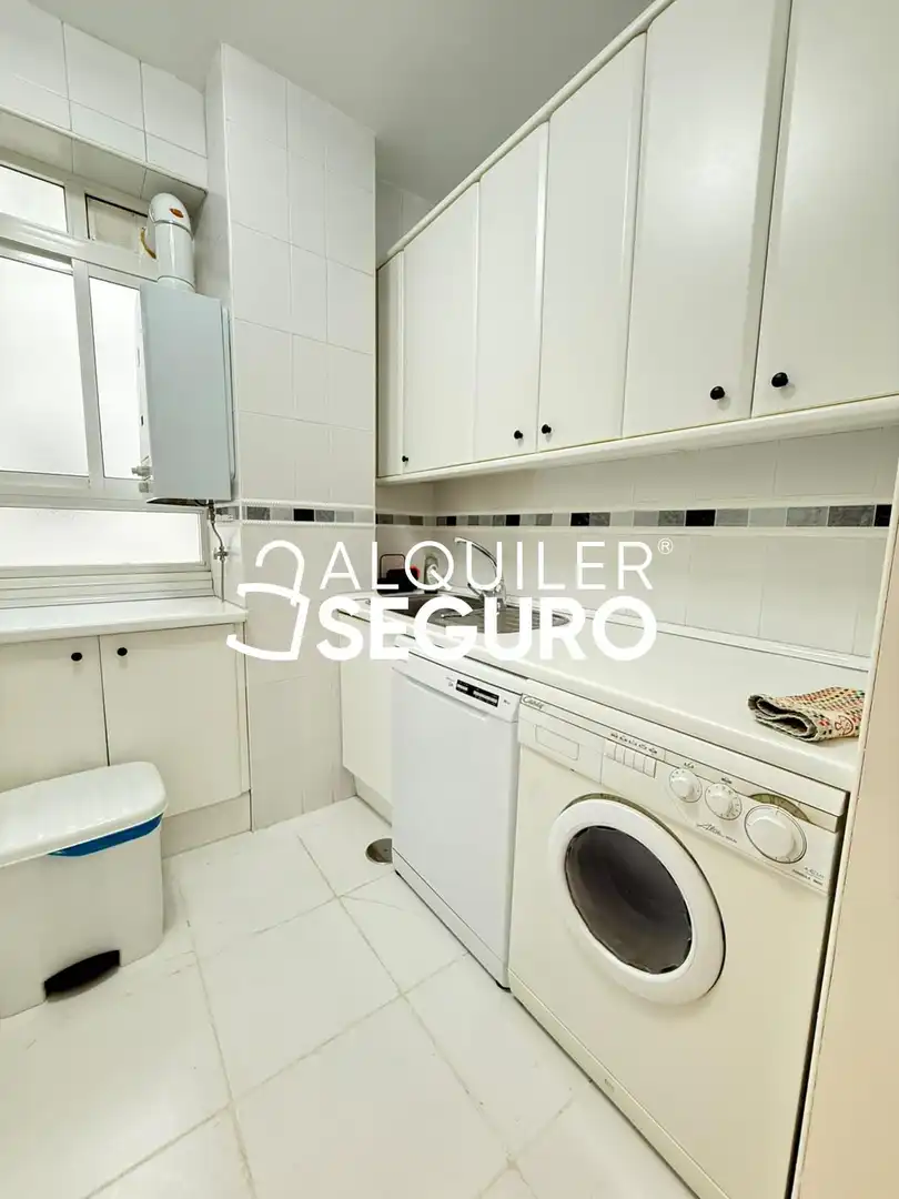 Cocina de Piso de alquiler en Madrid con Aire acondicionado, Calefacción y Amueblado