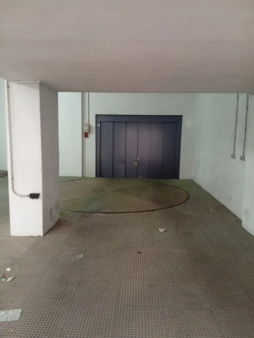 Parkplatz von Garage zur Miete in Granada