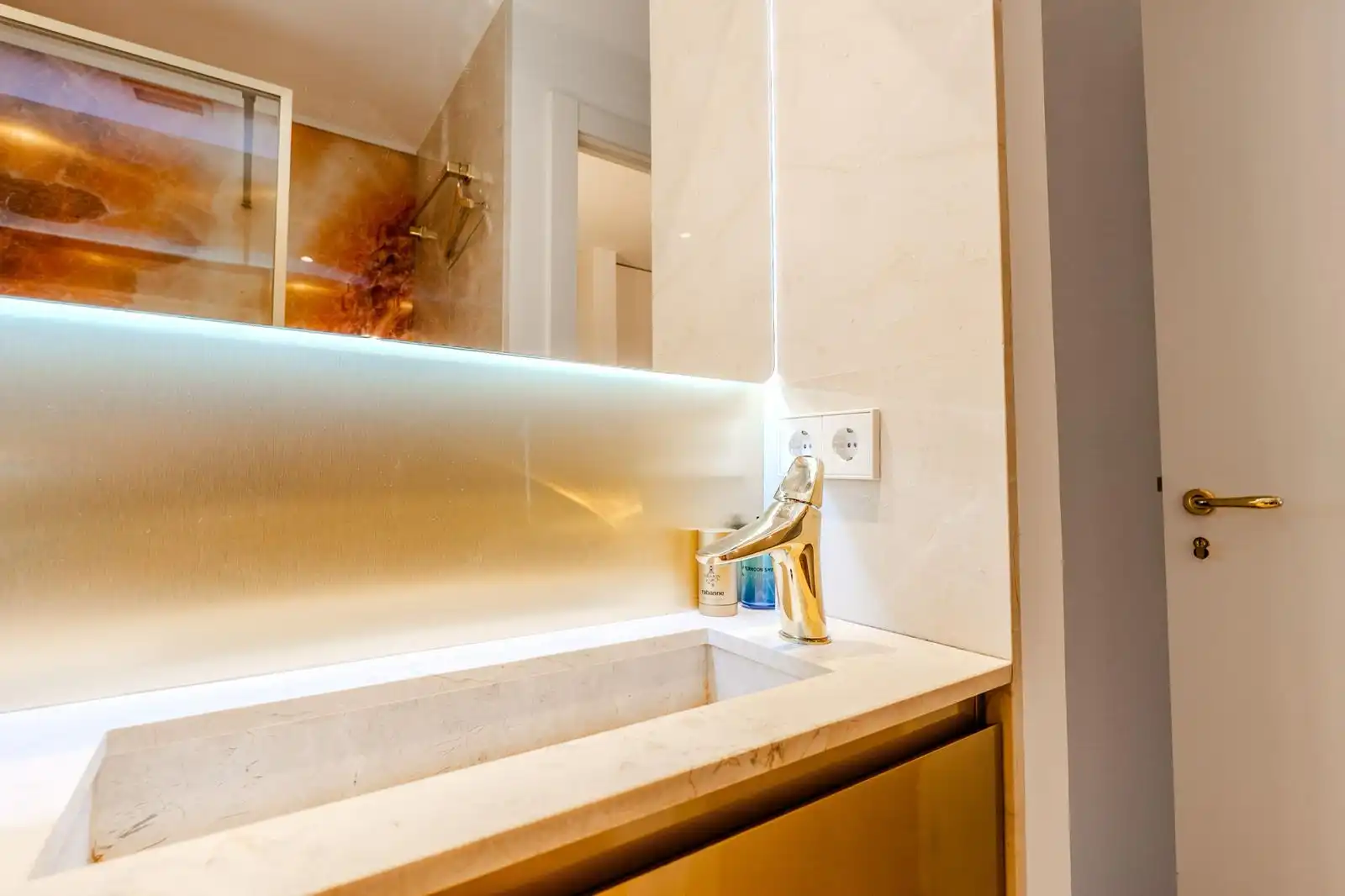 Bathroom of Attic for sale in Madrid  with Air Conditioner, Heating and Parquet flooring