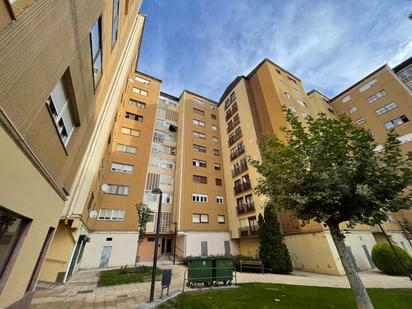 Exterior view of Flat for sale in Villamuriel de Cerrato