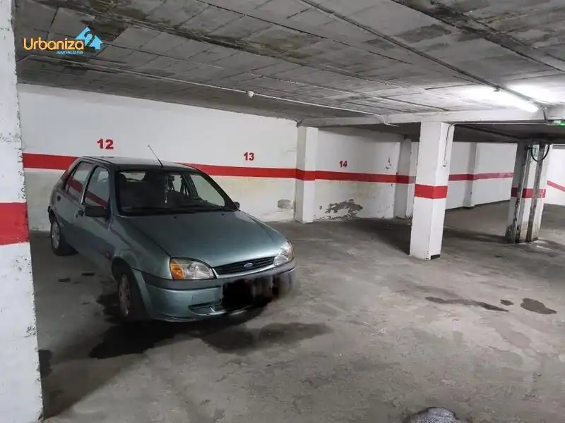 Parkplatz von Garage zum Verkauf in Badajoz