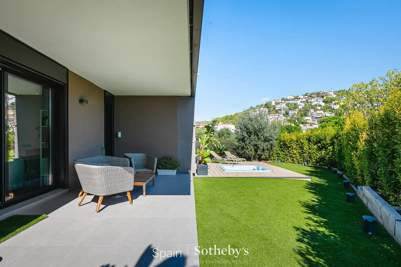 Terrassa de Apartament en venda en Sitges amb Aire condicionat, Jardí privat i Jacuzzi
