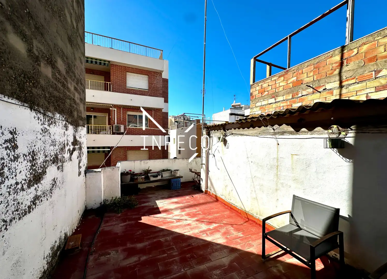 Vista exterior de Casa o xalet en venda en Sueca amb Terrassa i Moblat
