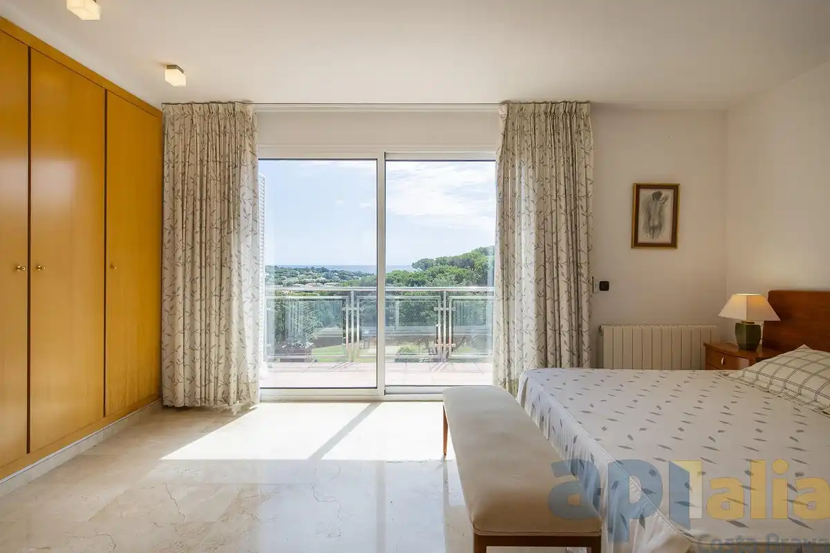 Habitación de Casa adosada en venta en Sant Feliu de Guíxols con Calefacción, Jardín privado y Terraza