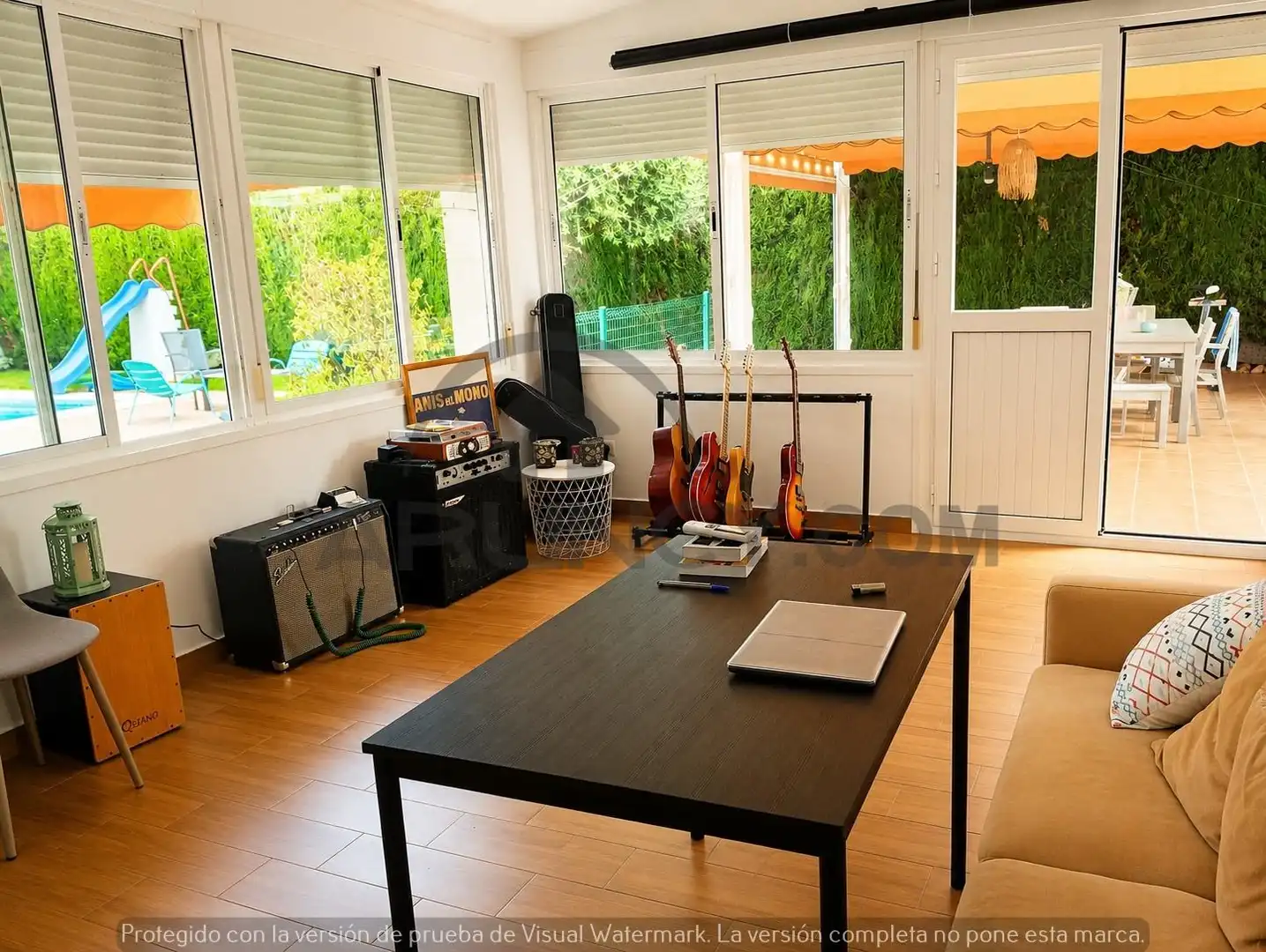 Sala de estar de Casa adosada en venta en Alcalá de Guadaira con Aire acondicionado, Calefacción y Jardín privado