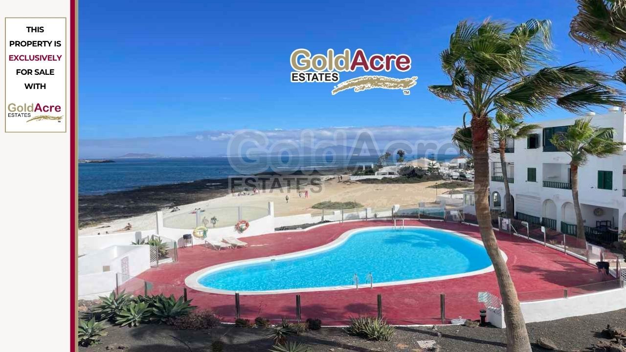 Exterior view of Attic for sale in La Oliva