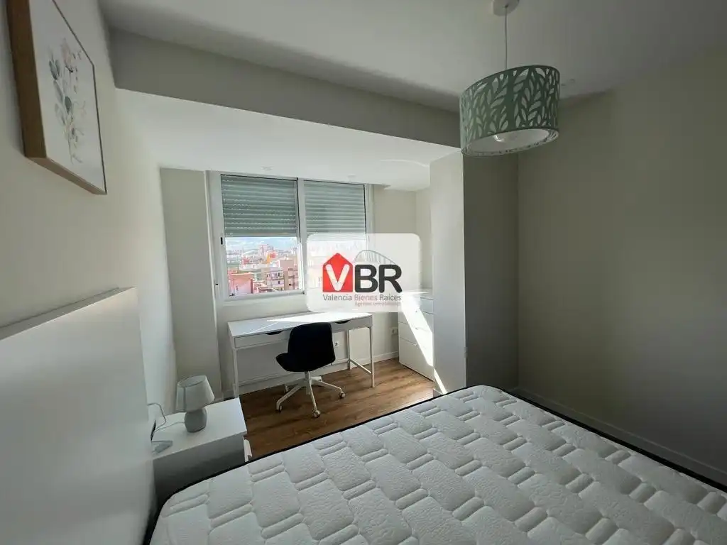 Schlafzimmer von Wohnung zur Miete in Valencia mit Klimaanlage, Heizung und Terrasse