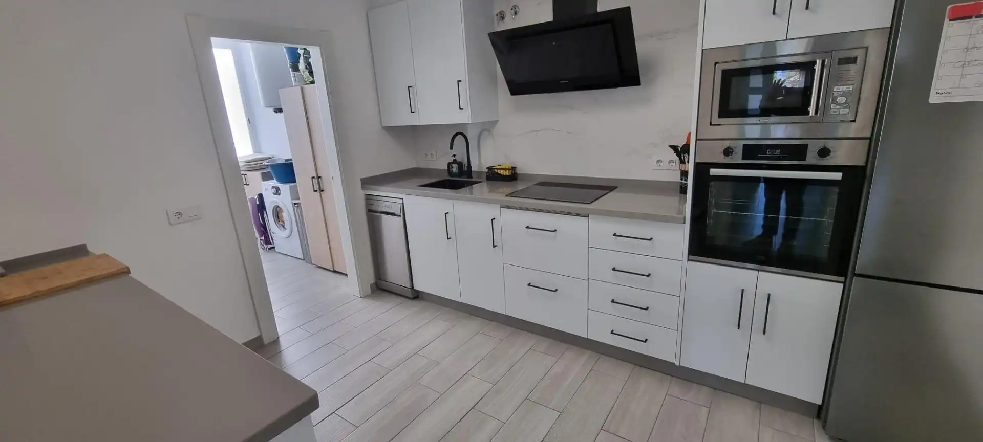 Cuina de Pis en venda en Fuengirola amb Aire condicionat, Calefacció i Jardí privat