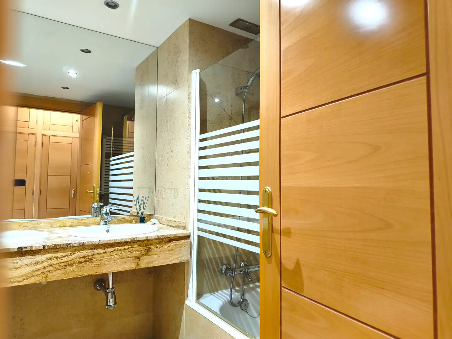 Baño de Casa o chalet en venta en Zaragoza con Aire acondicionado, Jardín privado y Parquet