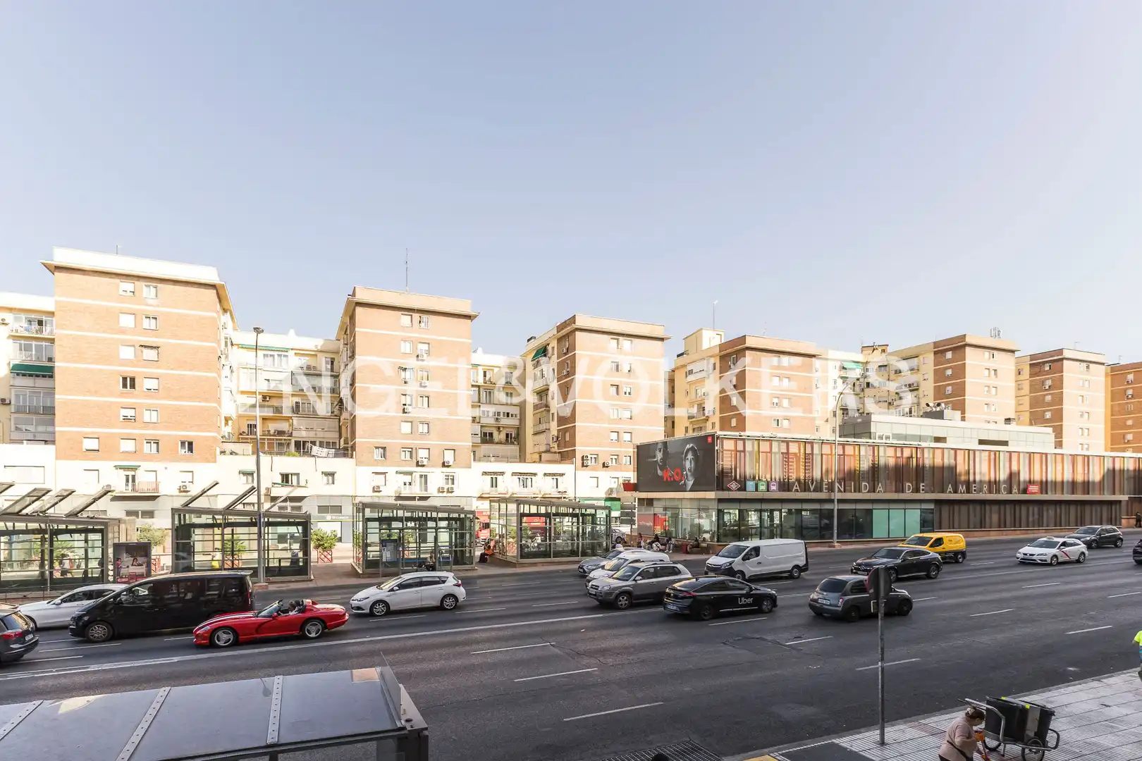 Außenansicht von Wohnung zur Miete in Madrid mit Klimaanlage, Heizung und Parkett