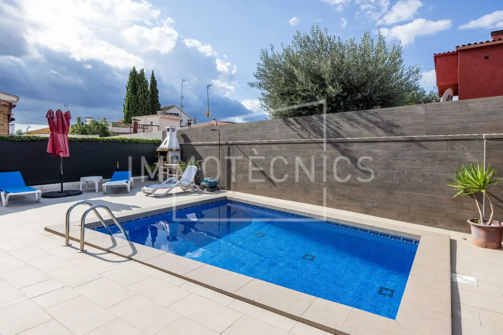 Piscina de Casa o xalet en venda en Pineda de Mar amb Aire condicionat, Calefacció i Jardí privat