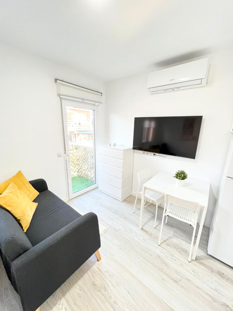 Bedroom of Flat for sale in  Madrid Capital  with Air Conditioner, Heating and Terrace