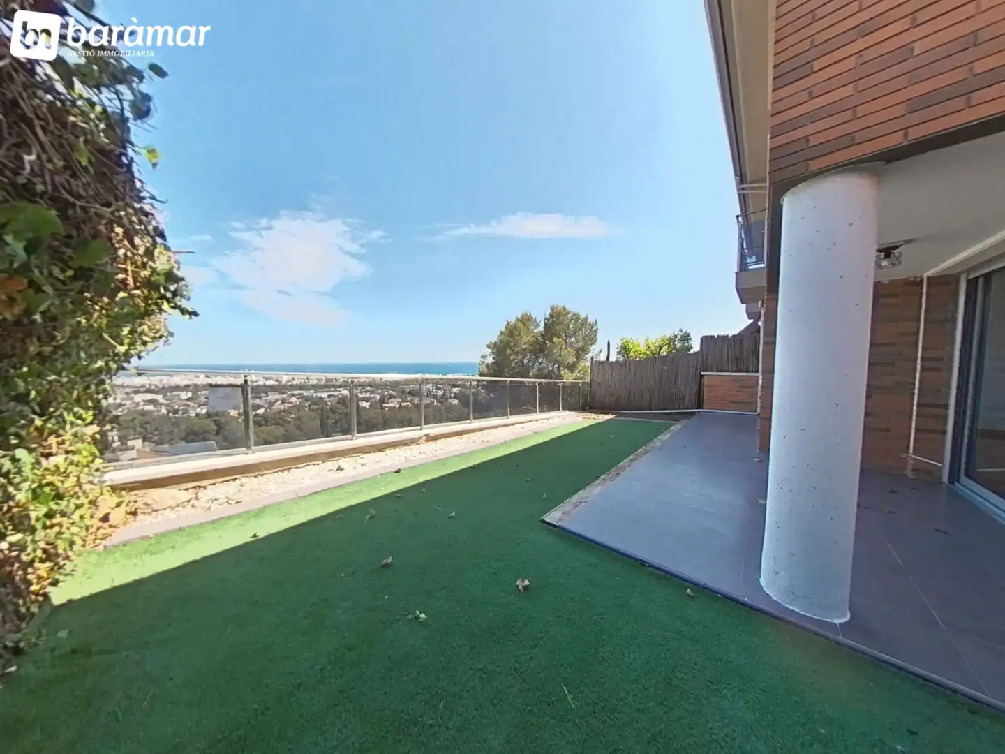 Terraza de Casa adosada en venta en El Vendrell con Aire acondicionado, Calefacción y Jardín privado