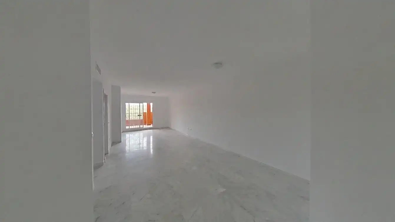 Flat for sale in Marbella  with Storage room and Swimming Pool
