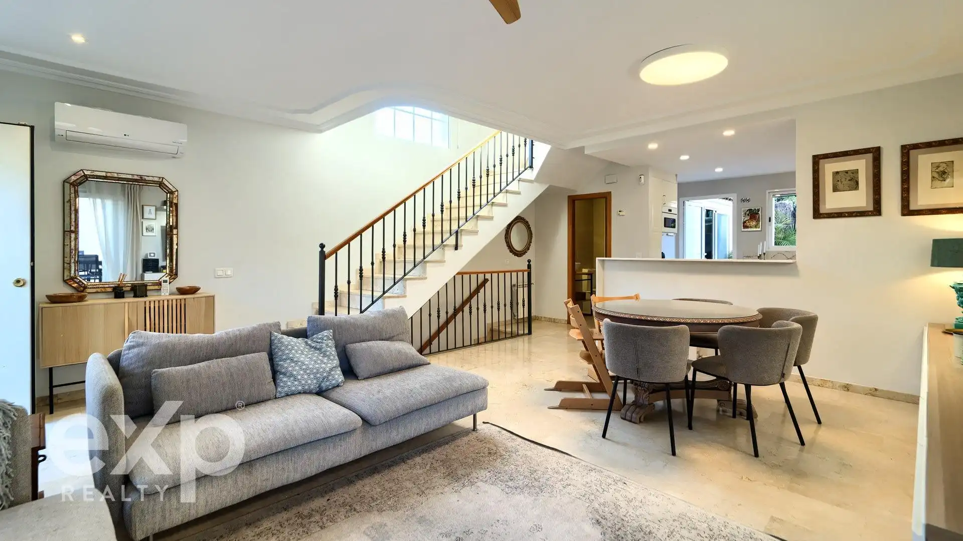 Sala de estar de Casa o chalet en venta en Godella con Aire acondicionado, Calefacción y Jardín privado