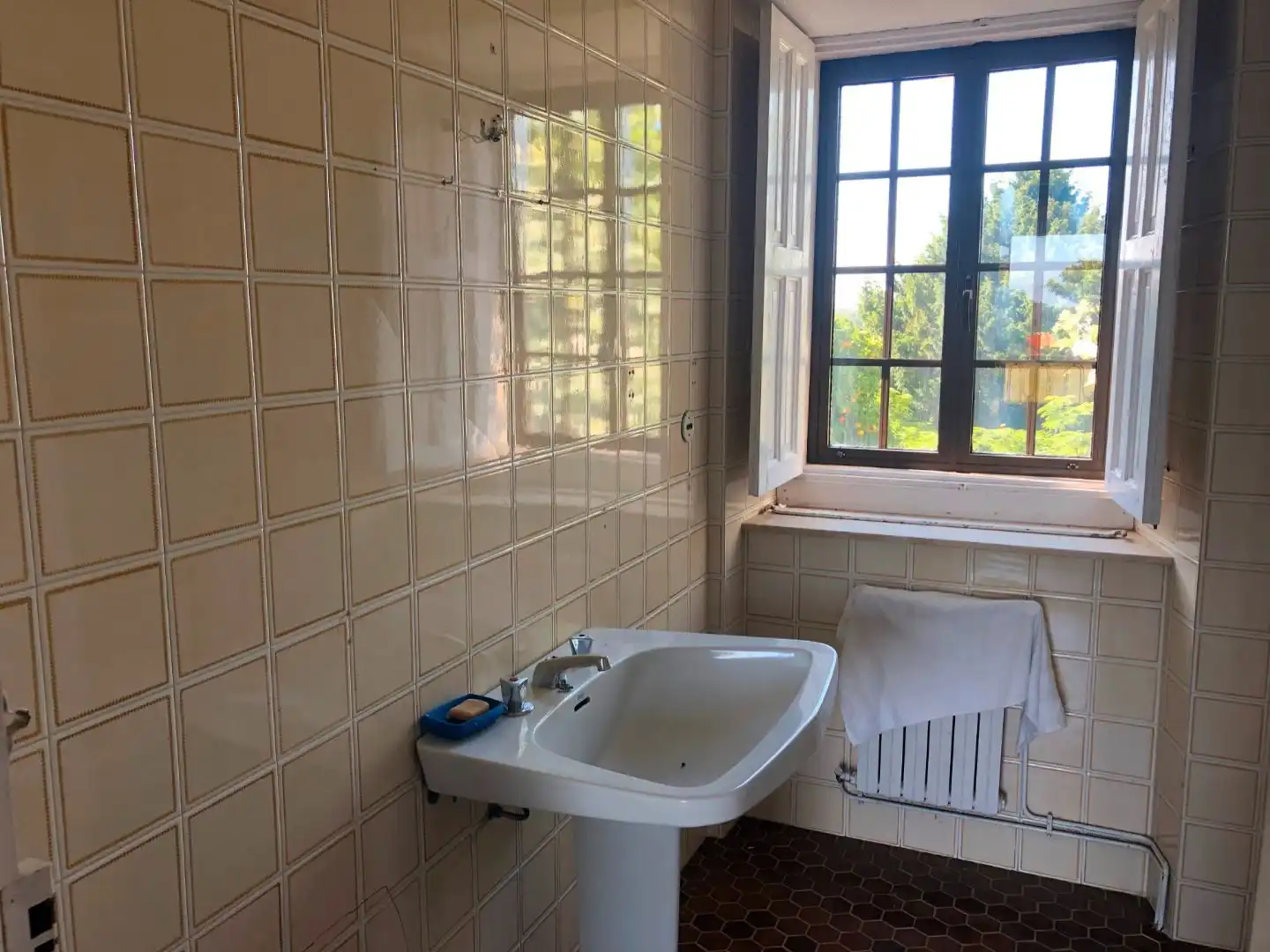 Badezimmer von Haus oder Chalet zum Verkauf in Oleiros mit Privatgarten, Parkett und Terrasse