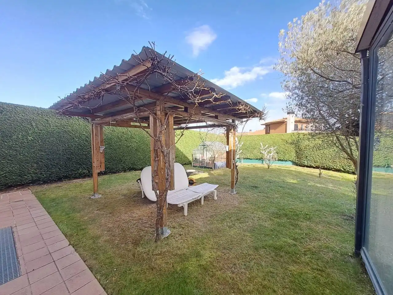 Terraza de Casa adosada en venta en Castrillo del Val con Calefacción, Jardín privado y Parquet