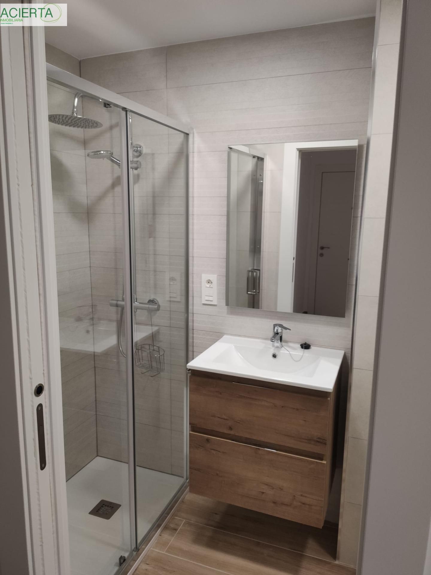 Bany de Pis de lloguer en  Granada Capital