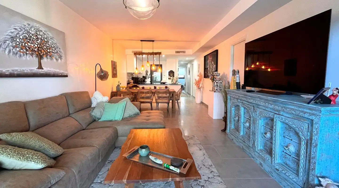 Sala de estar de Piso en venta en Capdepera con Aire acondicionado, Terraza y Amueblado