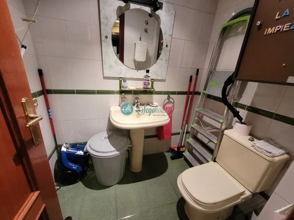 Bany de Pis en venda en Segovia amb Calefacció i Terrassa