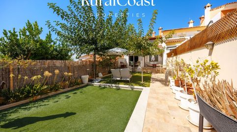 Casa adosada, 180m2, 5 habitaciones, 2 baños, jardín, garaje, piscina comunitaria, vistas al mar., imatge 2