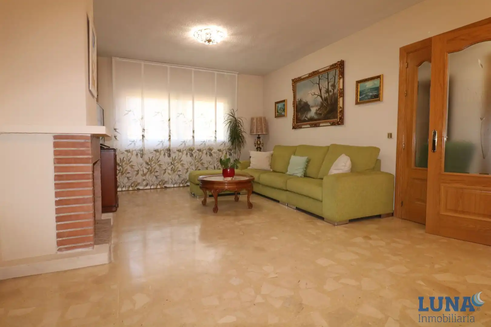 Sala de estar de Casa adosada en venta en Getafe con Calefacción y Trastero