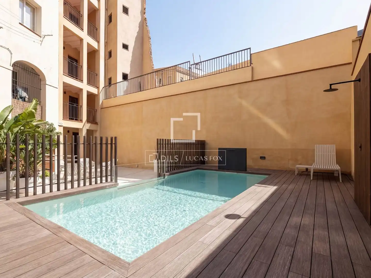 Swimming pool of Flat for sale in  Barcelona Capital  with Air Conditioner, Terrace and Swimming Pool