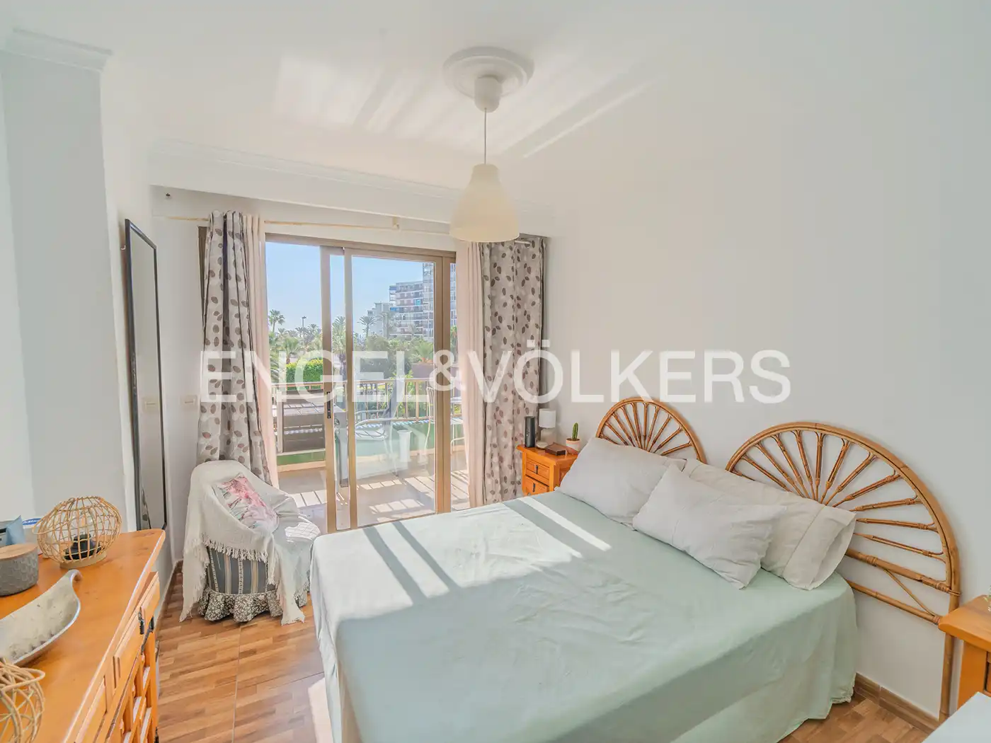Bedroom of Flat for sale in Alicante / Alacant  with Heating, Terrace and Community pool