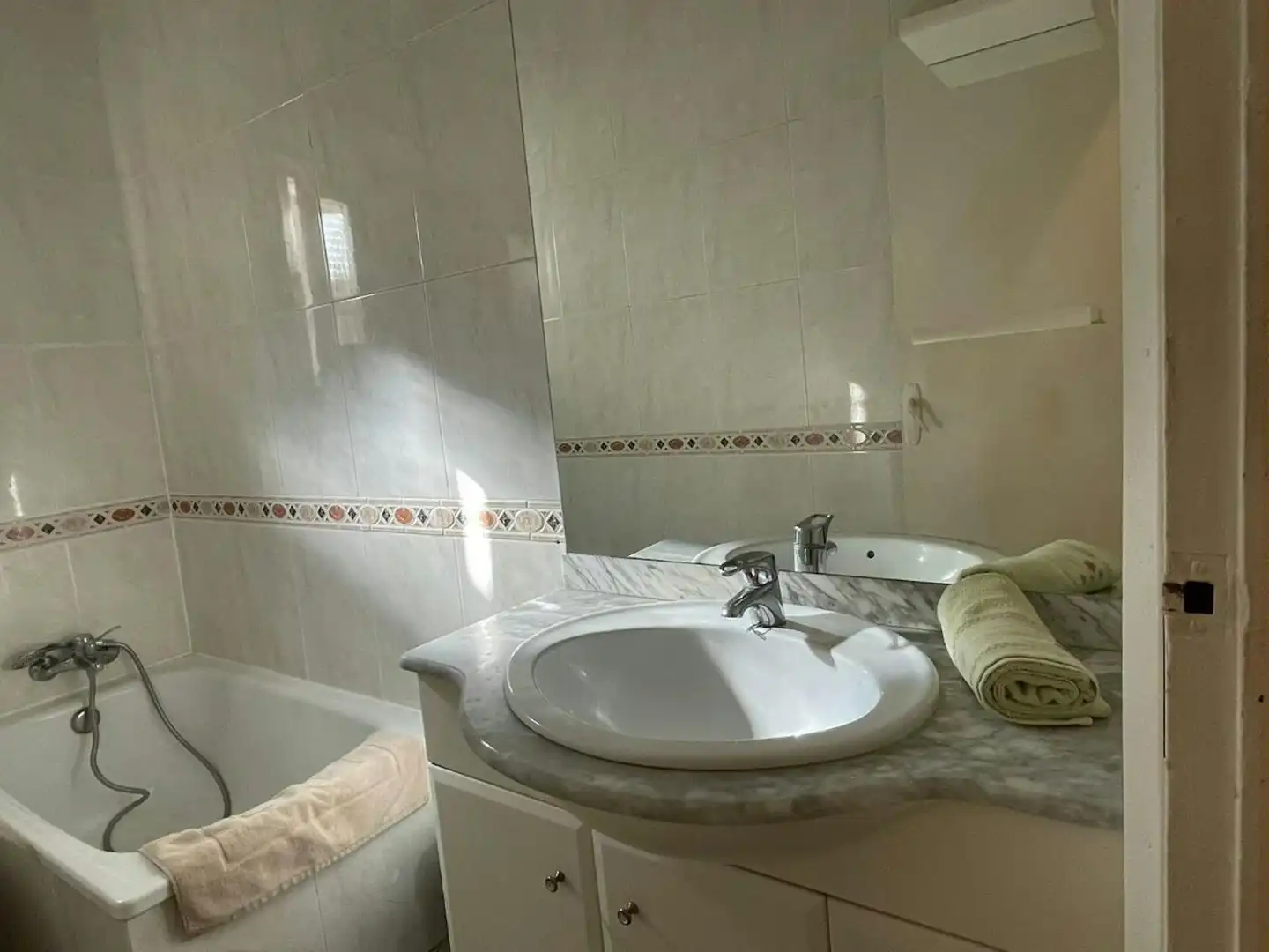 Baño de Piso para compartir en Barcelona con Calefacción, Amueblado y Lavadora