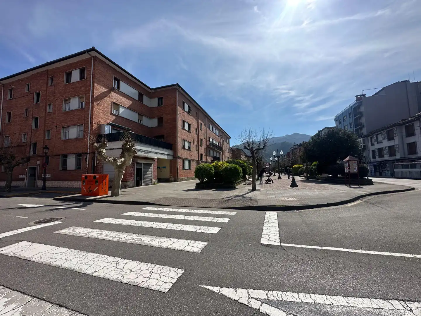 Vista exterior de Piso en venta en San Martín del Rey Aurelio con Calefacción, Trastero y Balcón