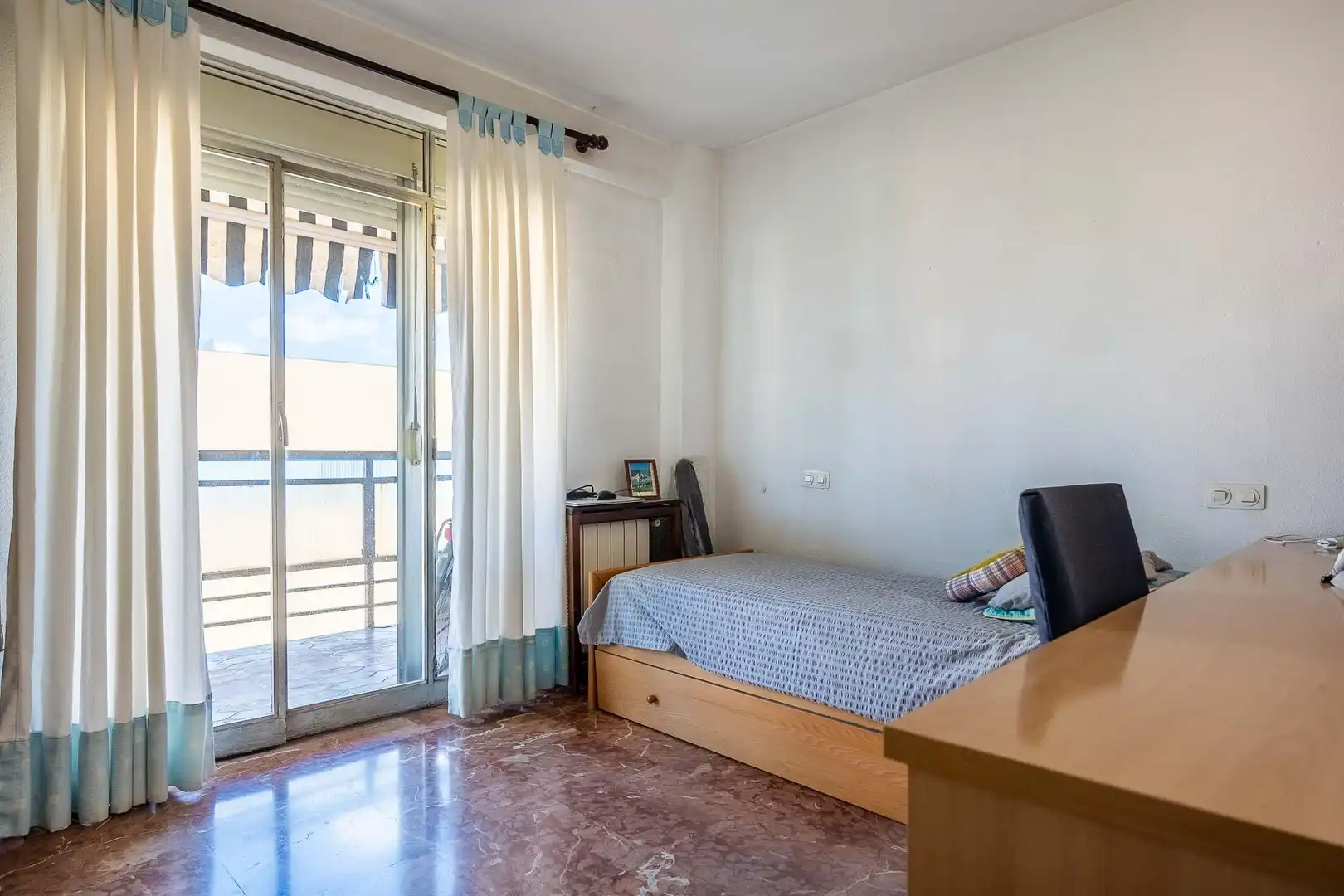 Bedroom of Flat for sale in Sevilla  with Air Conditioner, Terrace and Storage room